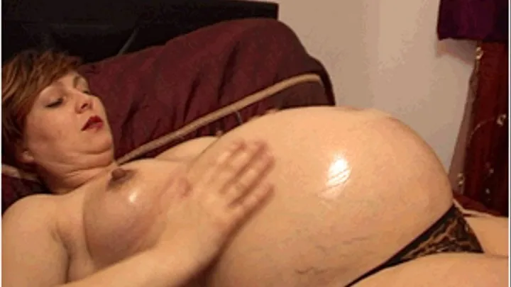 34 WEEKS PREGNANT BELLY MASSAGE 01 - Pregnant