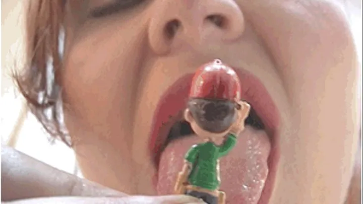 TINY MAN EATEN BY GIANTESS 01 - Vore