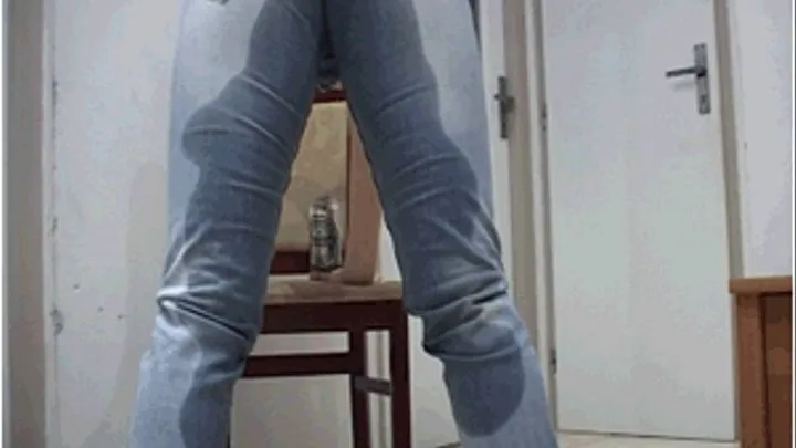 JEANS WETTING ON PURPOSE 05 - Pee