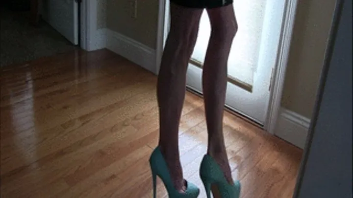 Lilly, the green platform shoes