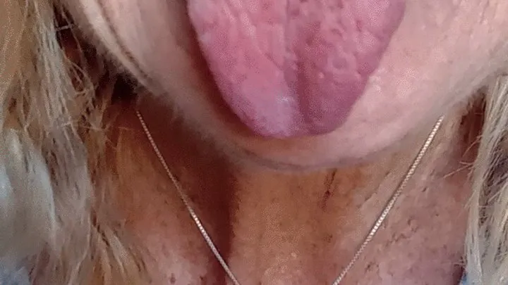 BJMature Tongue with No Dentures