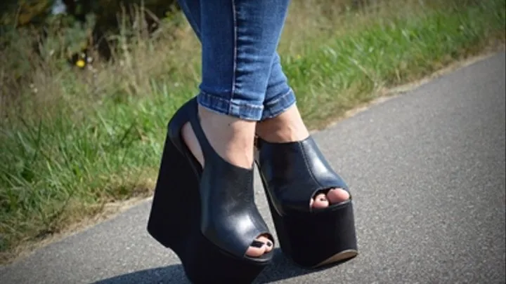 black wedges