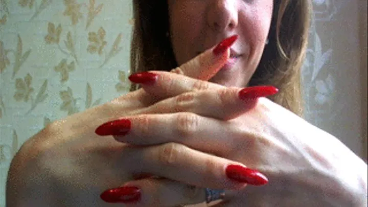 Scratchable red claws in action