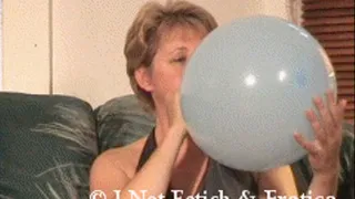 Kesie Balloon Play