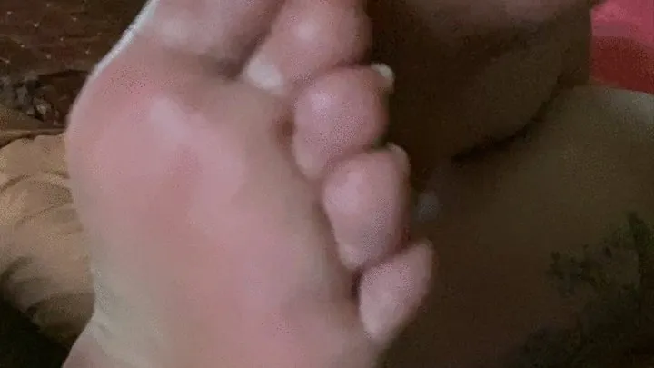 AriesBBW has big sweaty feet