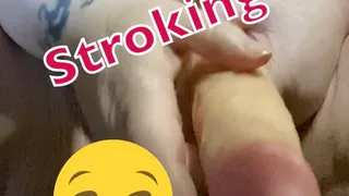 AriesBBW is stroking