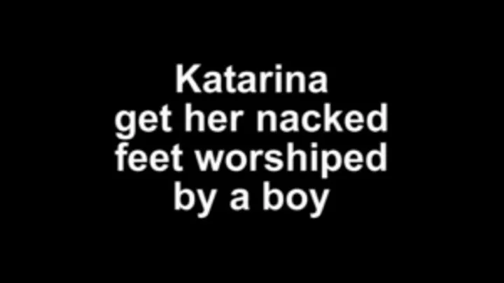 Katarina get her nacked feet worshiped