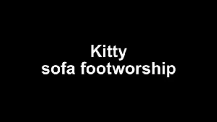 Kitty sofa footworship