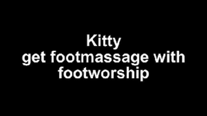 Kitty footmassage with footworship