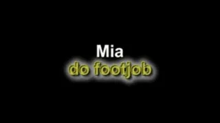 Mia do footjob