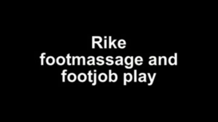 Rike footmassaged and footjob