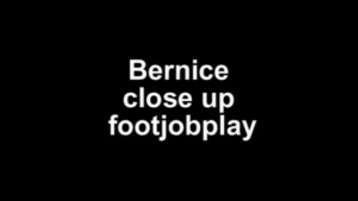 Bernice close up footjobplay