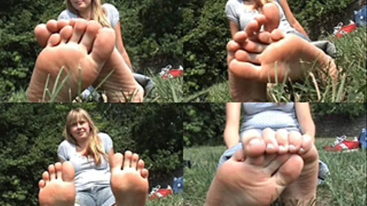 Violet's barefeet 2 (lower quality, smaller file)