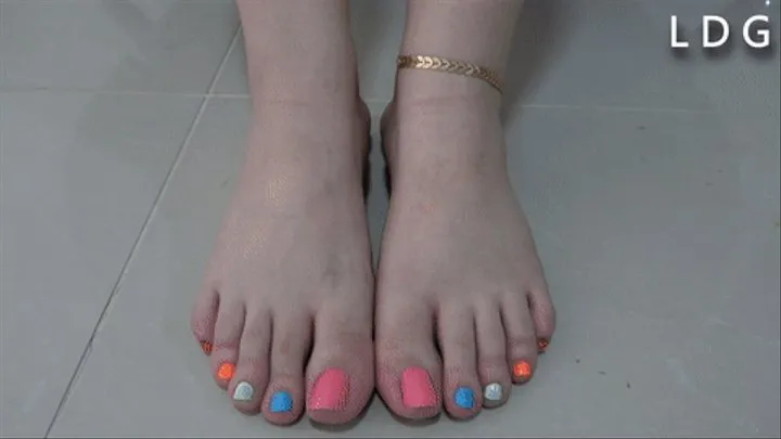 Multicolor Toes Of Alison Should Be Adored