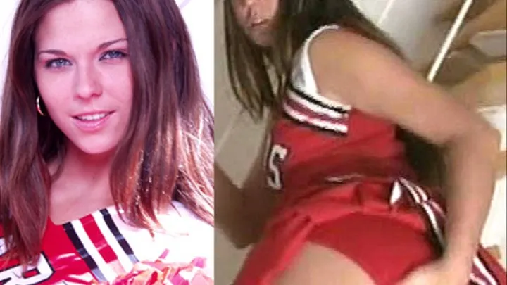 Cheerleader Simony Masturbates