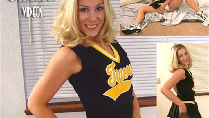 Madison's Huge College Cheerleader Clit Masturbation