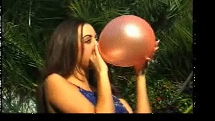 Balloon Babe Julie Inflation