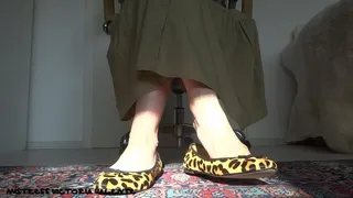 Leo Ballerinas and sexy feet