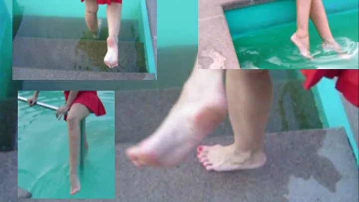 Foot fetish in the swimmingpool