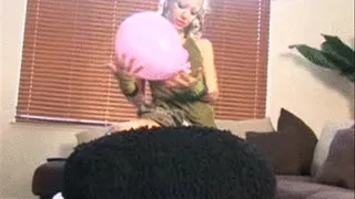 Ipod - Candy Elektra Grinds Pink Balloon Until It Pops