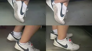 SNEAKER LOVERS! NIKE CLOSE SHOT!