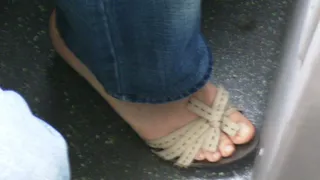 FRENCH PEDICURE LADY IN THE BUS!!