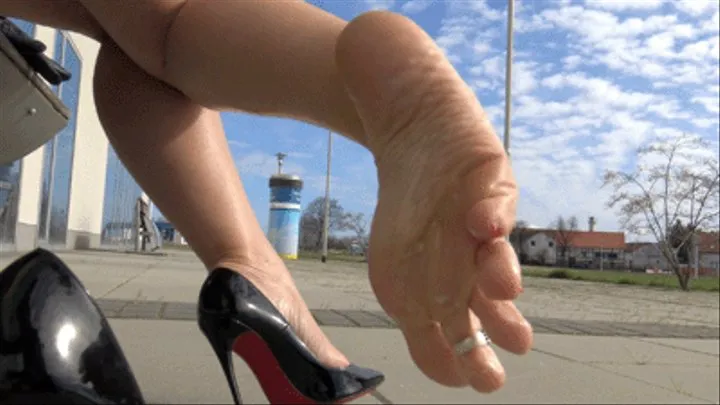 NEELE - CUM IN MY SHOES 1 - Louboutin SoKate