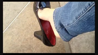 Chunky heels ~ heel popping & dangling at the mall