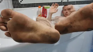 Chris Dirty Foot Bathtime