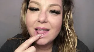 Sexy Finger Sucking Mouth Fetish!