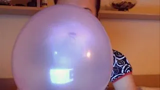 BLOWING DUBBLE BUBBLE