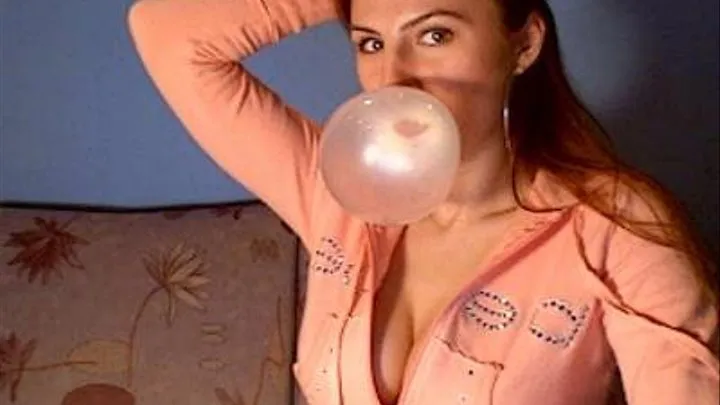 MAKING BIG BUBBLES