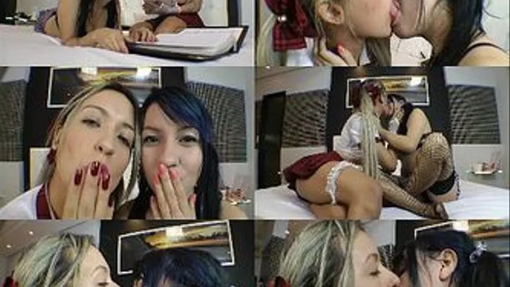 HOT KISSES - COLLEGE GIRLS - JULIA SHINAIDER vs MEG STUDANT - CLIP 1