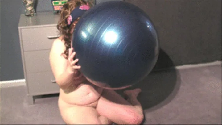 BIG BLUE BALL FUN ** 720p HD **