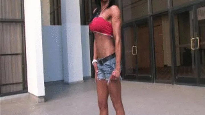 Heather Pumps Her Beautiful Muscular Body