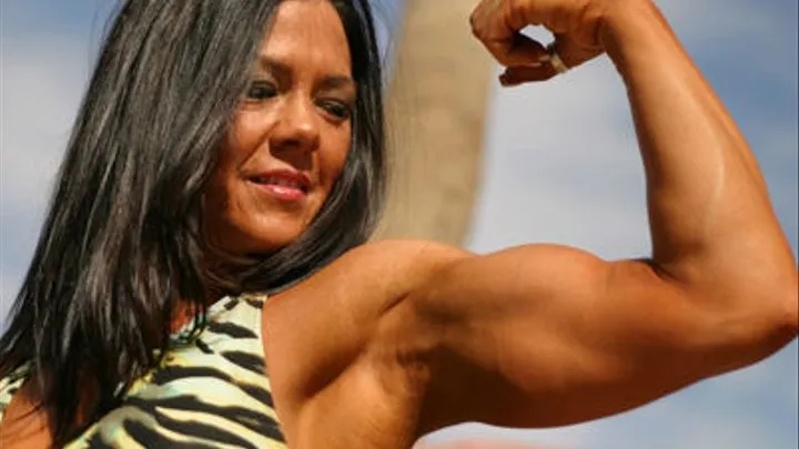 Chrissy shows off her biceps in the desert!