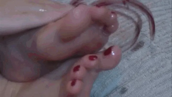 oil over feet and nails 2