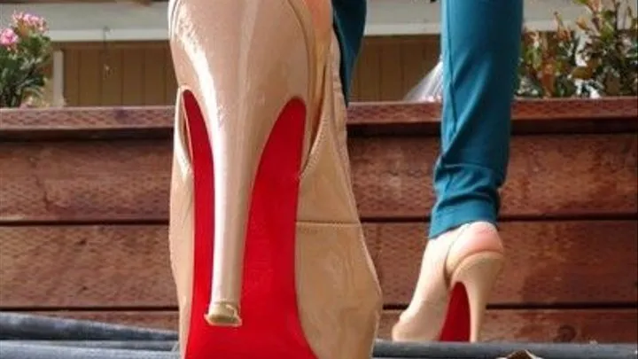 Sexy Wet Loubs... .