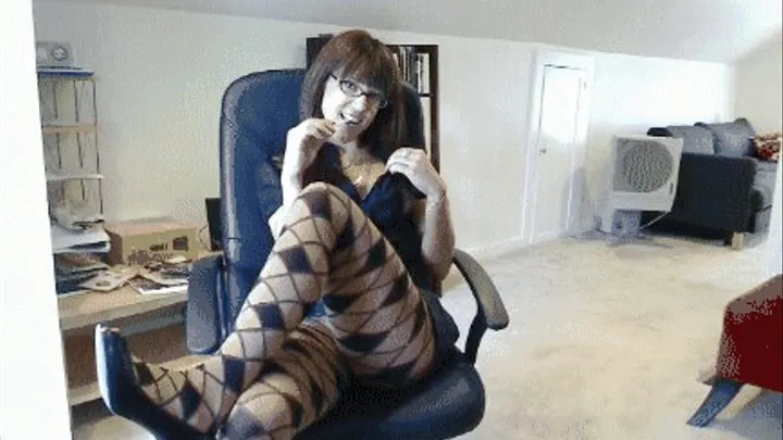 Jerk off Instruction Pantyhose and heel tease....