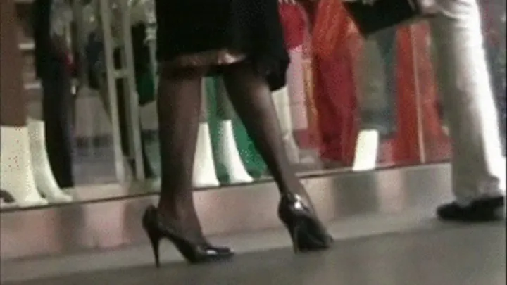 Holiday shopping in heels & RHT stockings