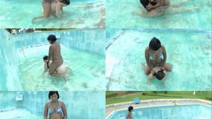 PONY PLAY IN THE SWIMMING POOL - NEW MF 2012 - CLIP 1 - exclusive MF