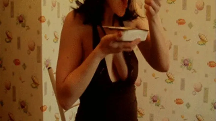 Alisa lasagna eating