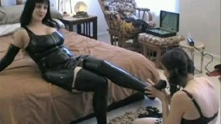 Mistress Xena & Kitti - Part 1 - Seduction