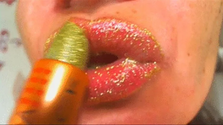 Green sparkle lipstick *POV*