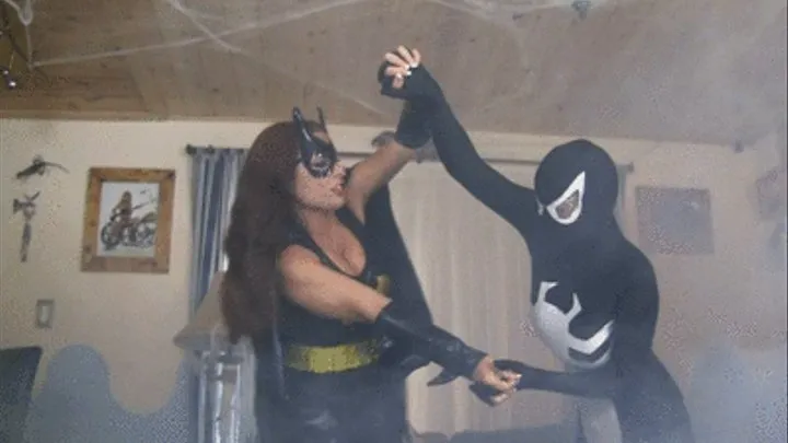 BATWOMAN vs THE EVIL SPIDER