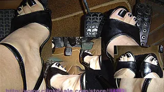 Pedal pumping black sandals/black toes