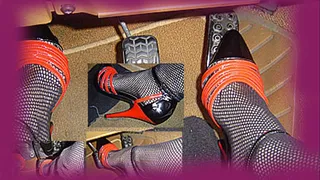 Pedal pumping sandals/fishnet