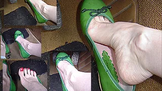 Green flat ballerina shoes pedal pumping