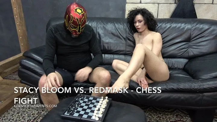 Stacy Bloom vs RedMask - Chess Fight