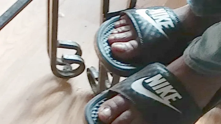 Neefah's Kitchen Footshow